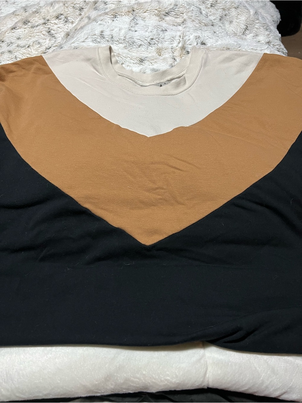 torrid Colorblock V-Neck Pullover in Black, Tan & Cream